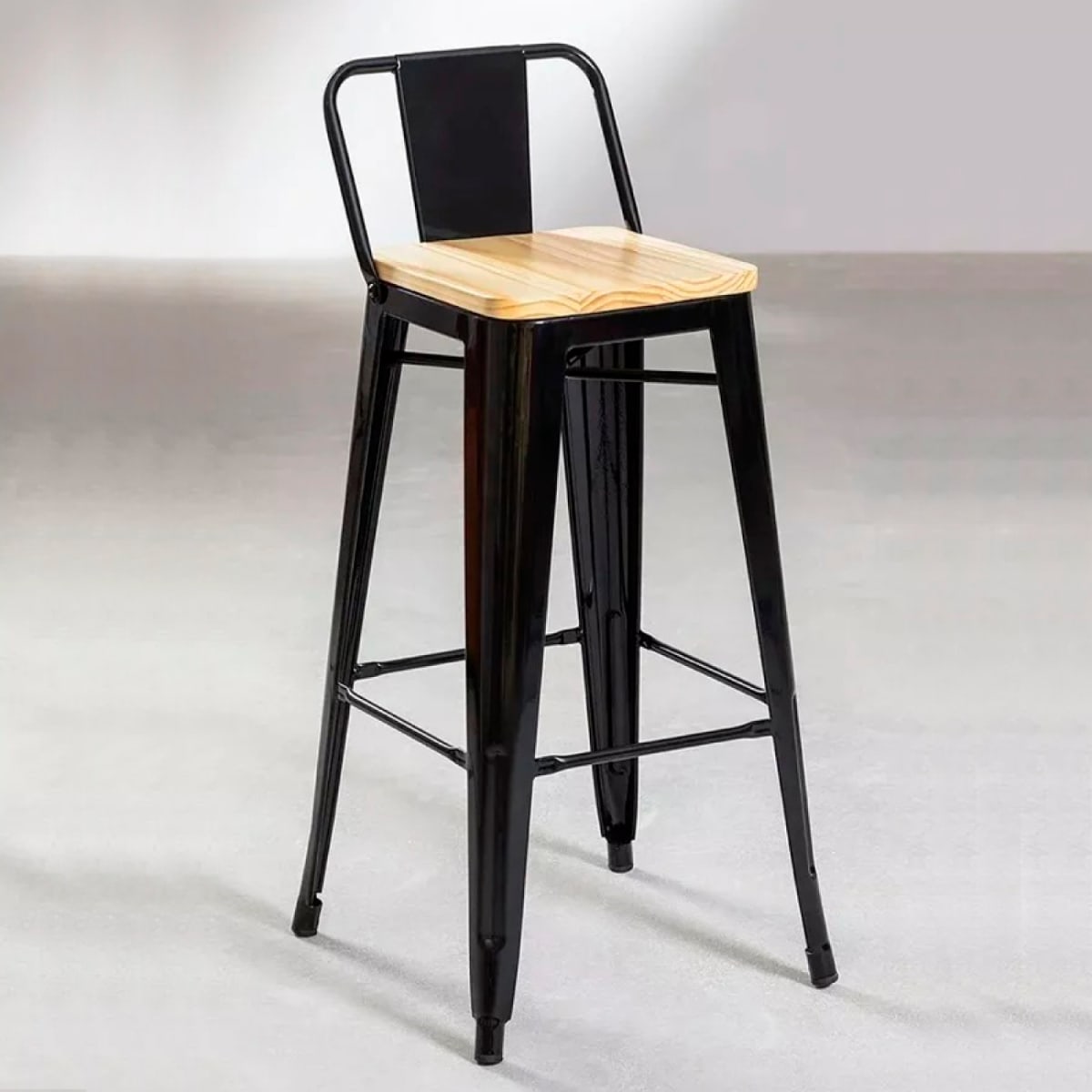 Taburete Tolix Alto 77 cms - Negro con asiento de Madera Clara