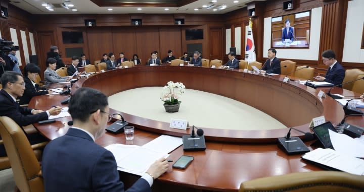 2026년 민생물가 특별관리 TF 회의 현장, 경제부총리 주재