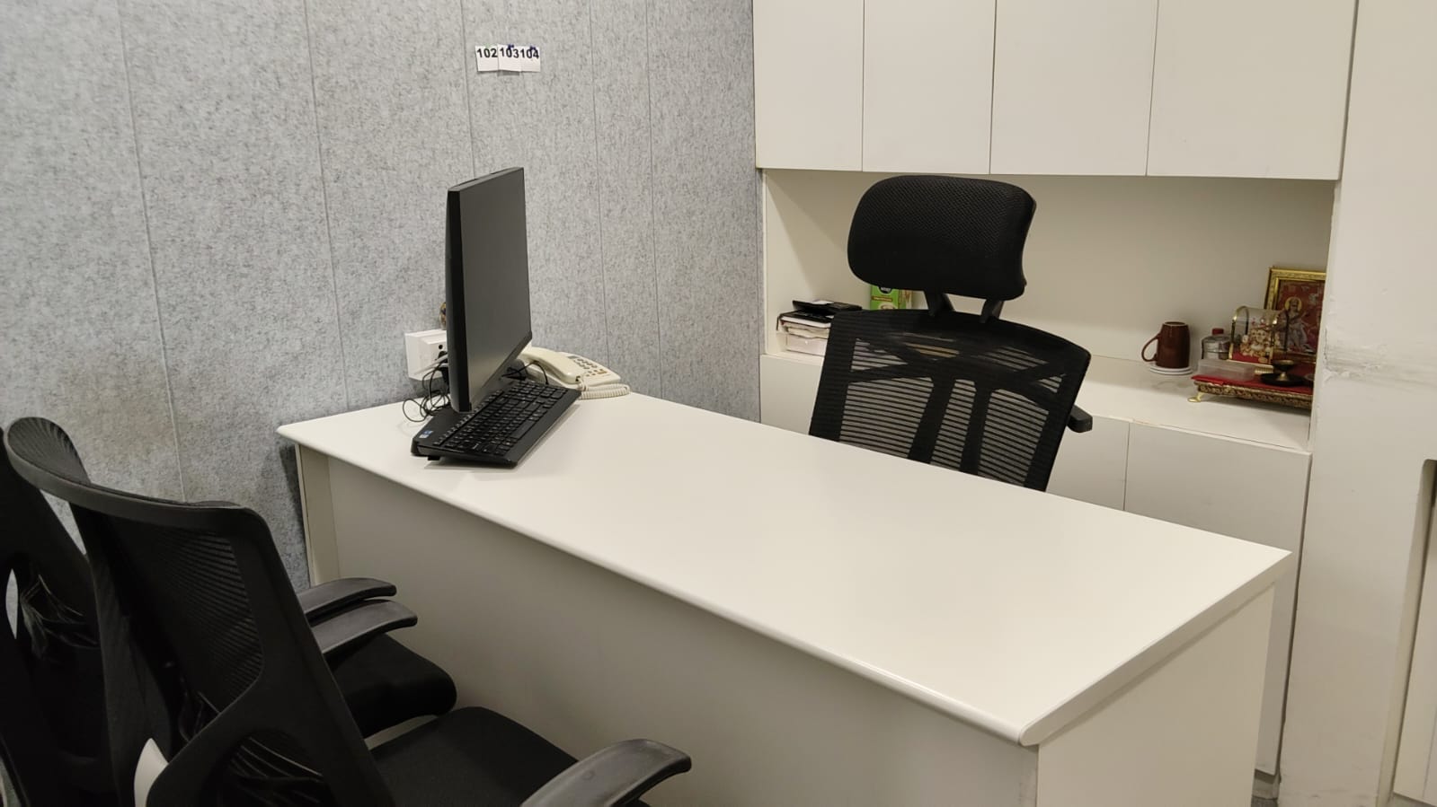 Executive Cabin image 1