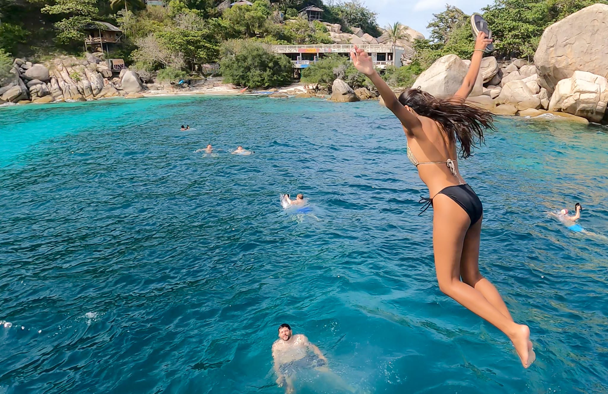 Island Tour 25 tour image