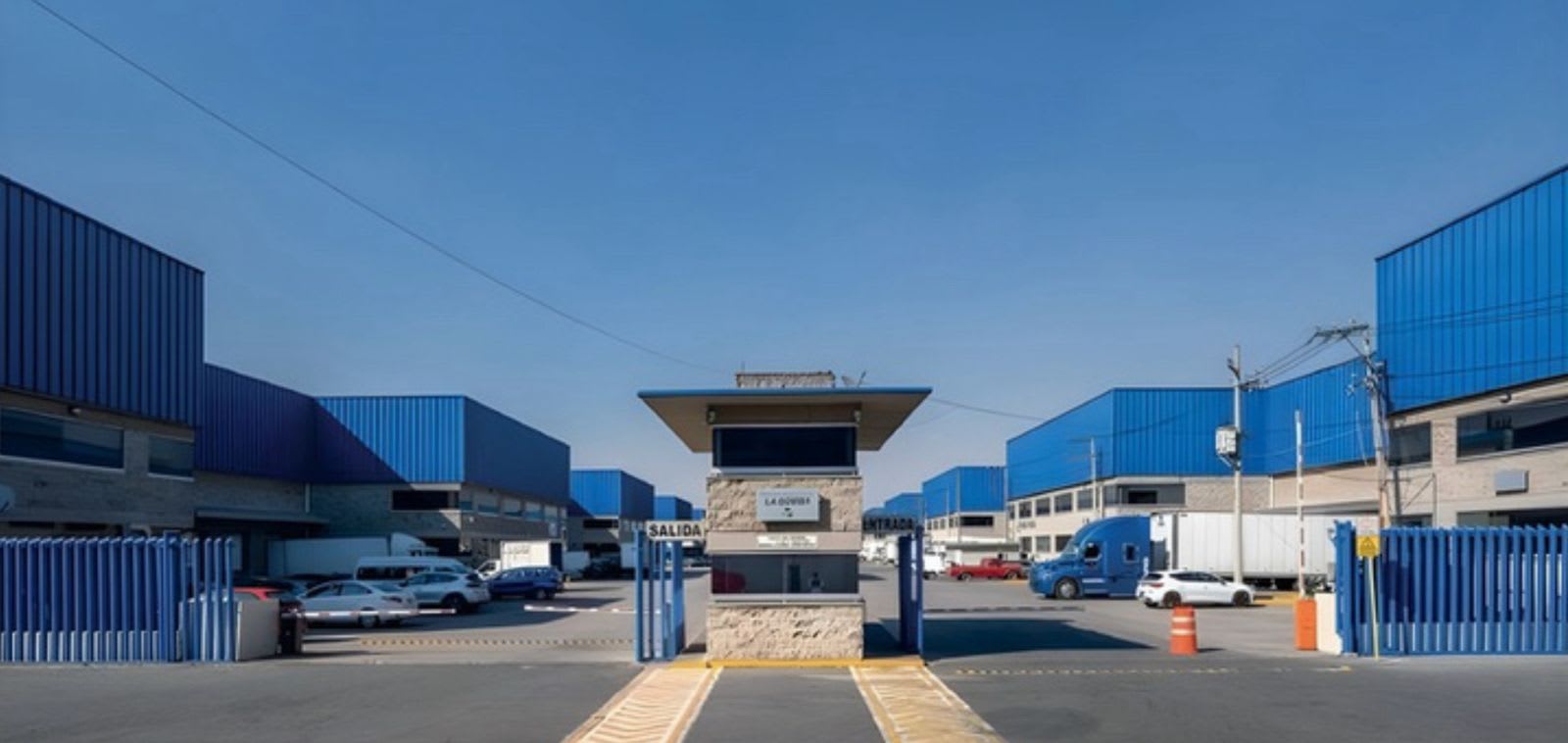 Bodega en renta en Lerma, Toluca — Nave Lerma TK-026, 2,398 m² con altura libre 14 m — foto 1