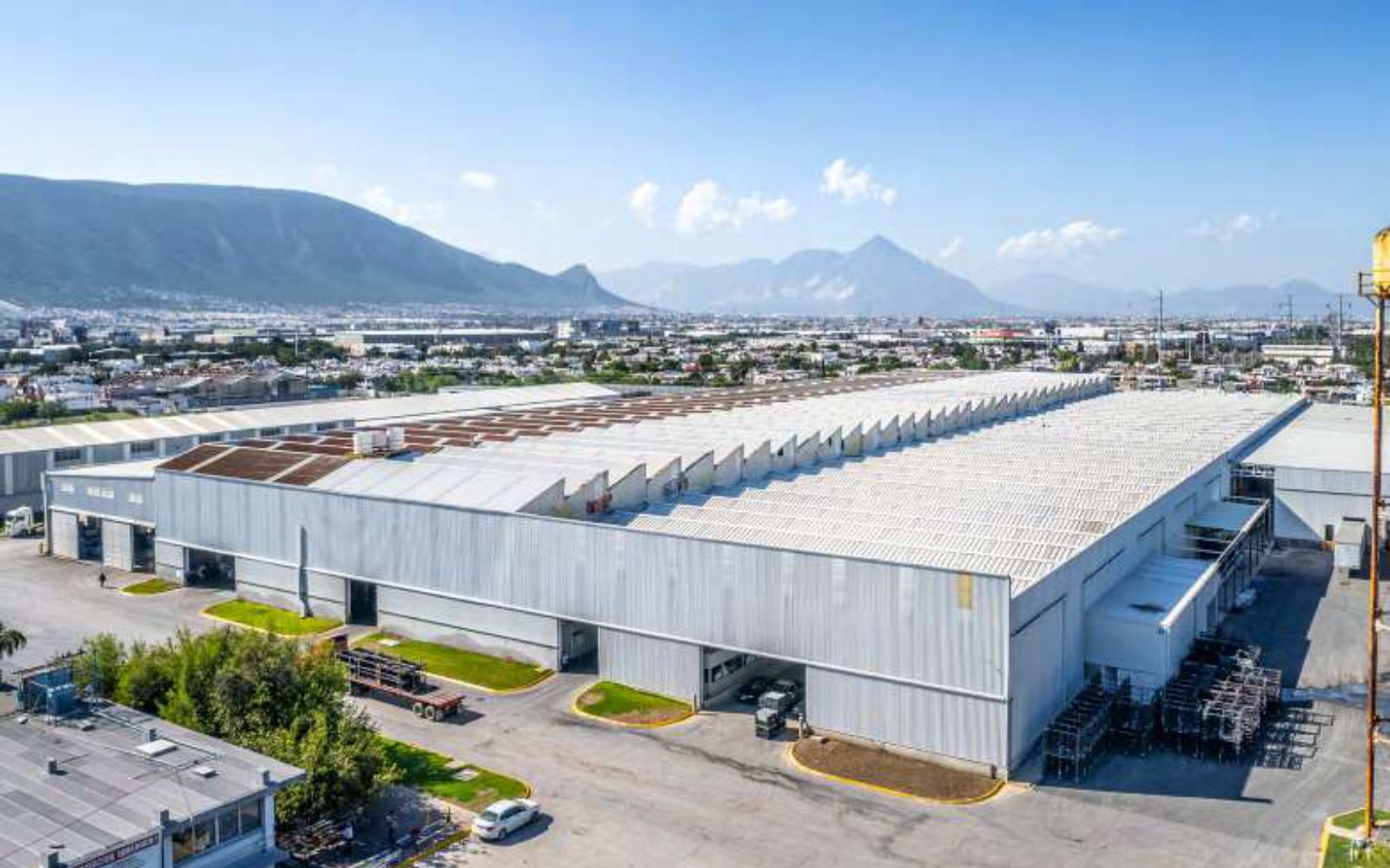 Bodega en renta en San Nicolás, Monterrey Nuevo León — NL-016 Nave Av. Universidad foto 1