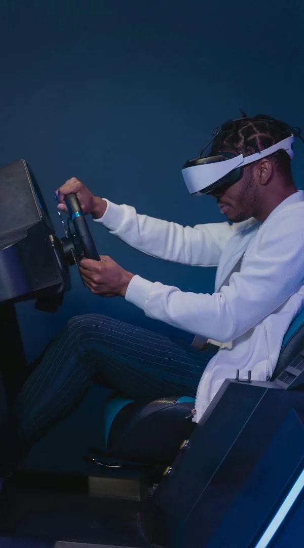 driving-with-vr-set