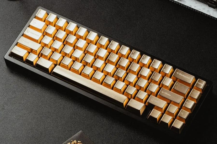 golden-aluminum-keyboard