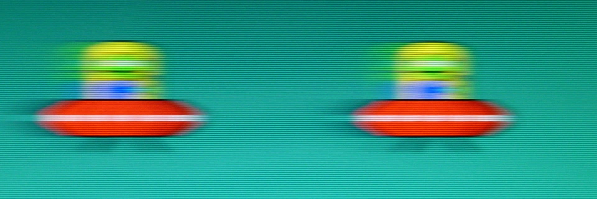 Side by side motion clarity photographs showing how a moving object smears at different refresh rates