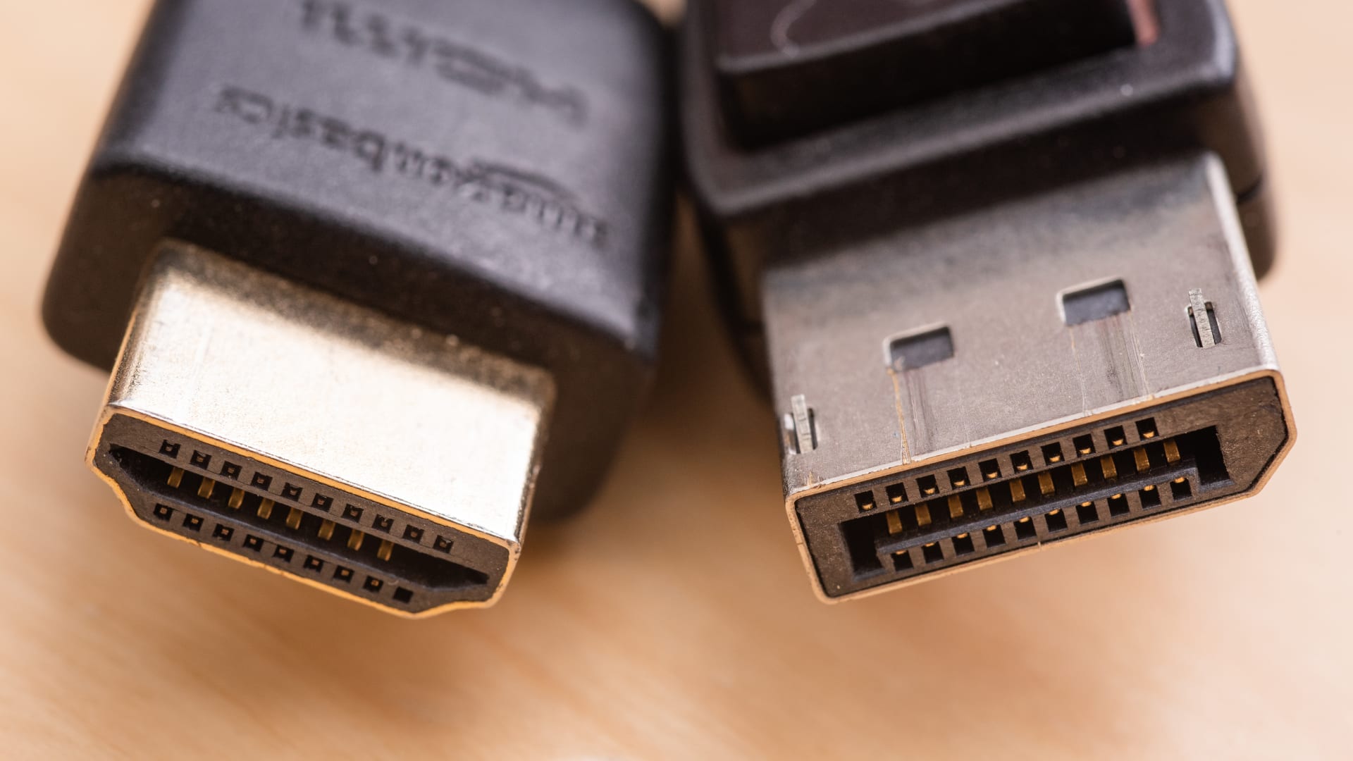 DisplayPort 2.1 vs HDMI 2.1: Which Port Actually Carries More?