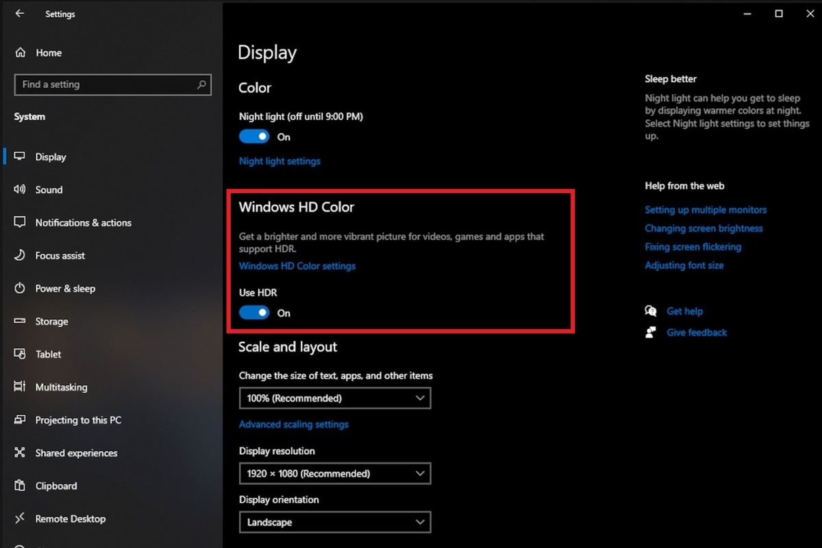 Windows display settings with the Windows HD Color section and the Use HDR toggle highlighted