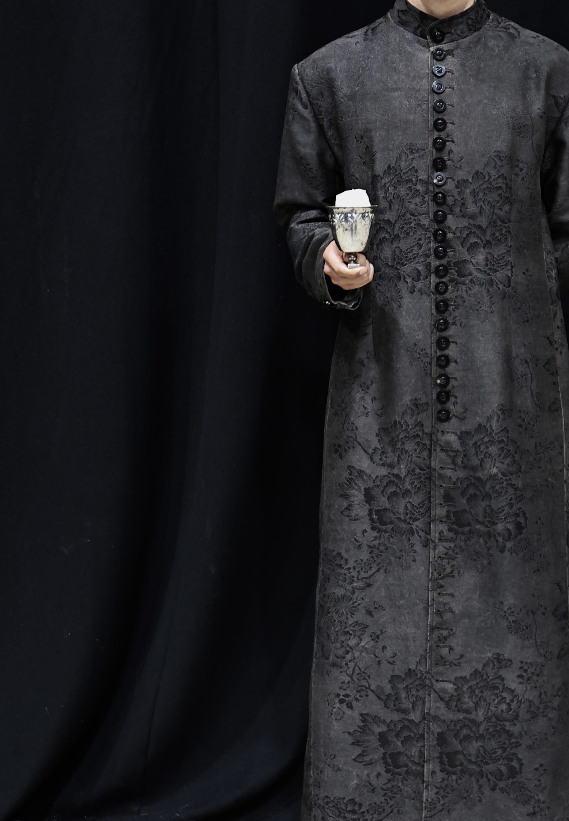 Look 2 - Photo 2