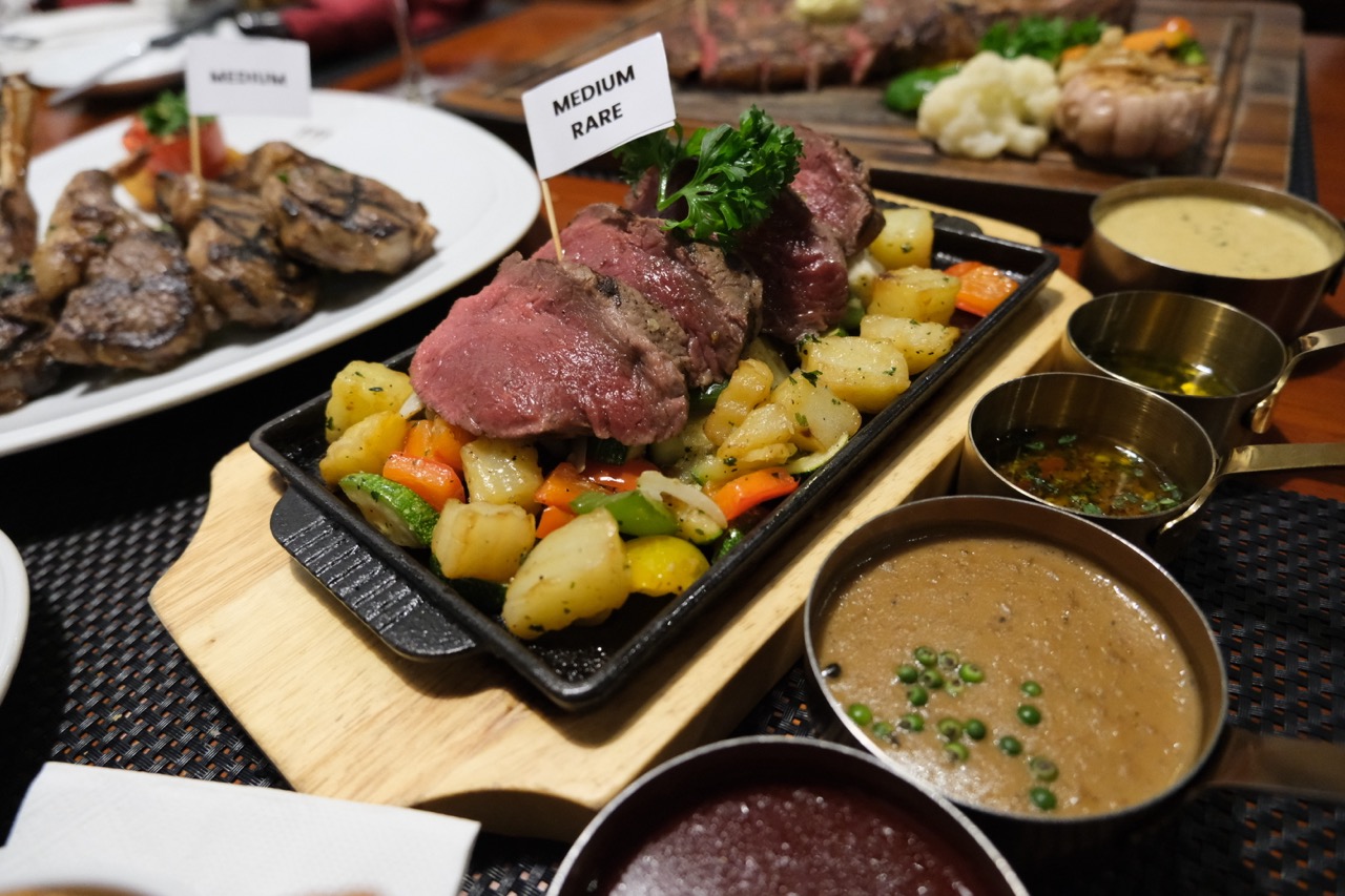 Longhorn Steakhouse & Grill พัทยา