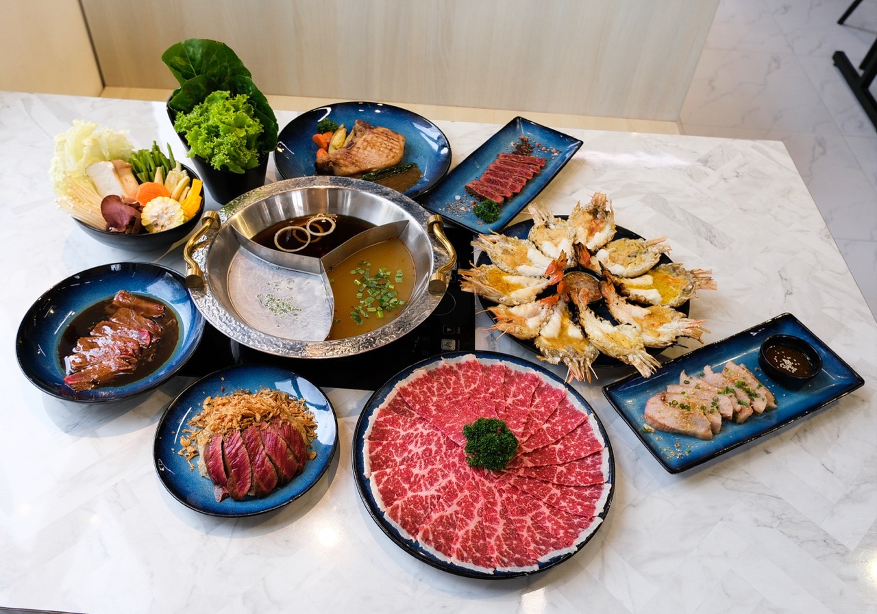 East & West restaurant บุฟเฟ่ต์ บางแสน