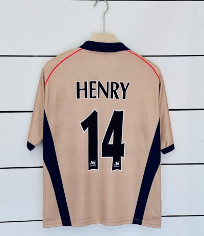 Henry #14 – Arsenal FC Away Retro Jersey 2001/02