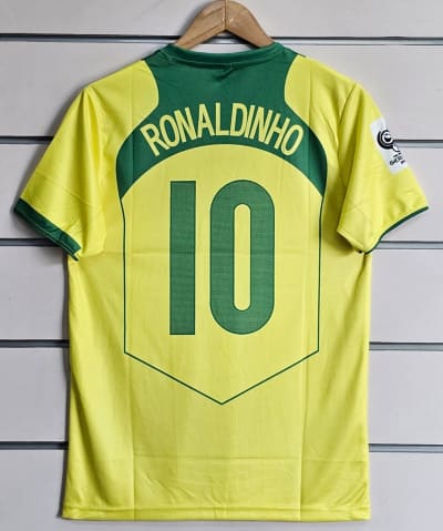 Ronaldinho #10 – Brazil Home Jersey 2006 WC