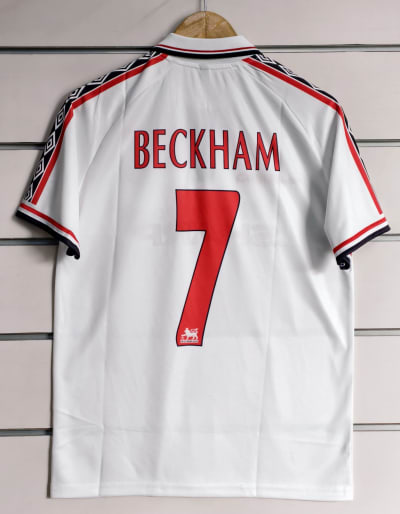 Beckham #7 – Manchester United Away Jersey 1997/98