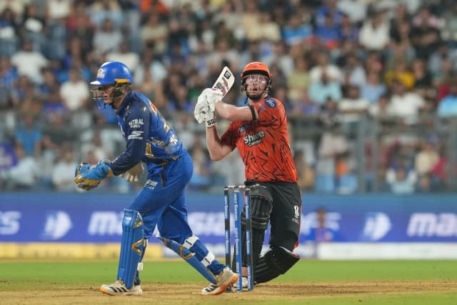 IPL 2026: Travishek, Klaasen outmuscle MI as SRH chase 244 for fifth straight win