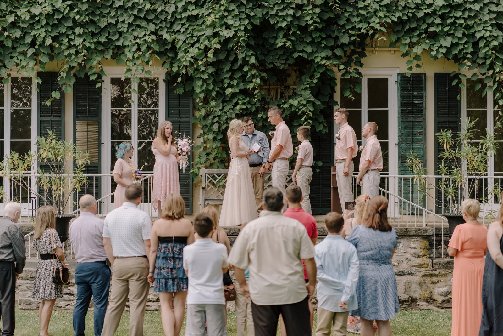 A Wedding Photographer’s Guide To Intimate Weddings