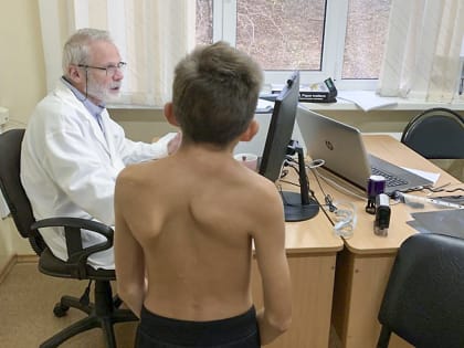 Один из ведущих отечественных специалистов по хирургии позвоночника и детской ортопедии Александр Юрьевич Мушкин провел консультативный прием пациентов в Находкинской городской бол