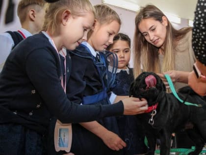 Состоялось мероприятие для школьников с участием кинологов «Собака – друг человека»