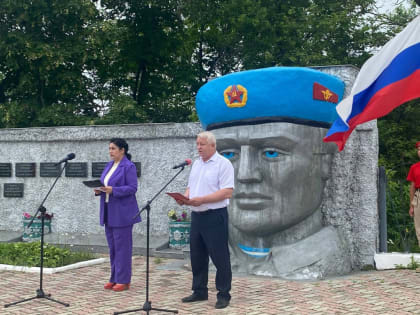 ПАМЯТЬ ВЕТЕРАНОВ БОЕВЫХ ДЕЙСТВИЙ ПОЧТИЛИ В ЛЕСОЗАВОДСКЕ