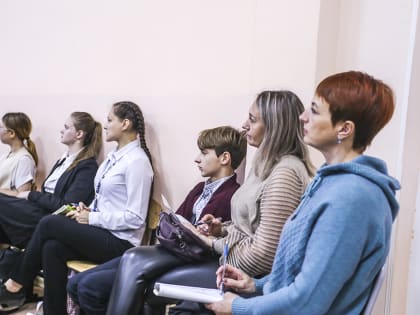 Родителей учащихся 9-х классов приглашают на общегородское  собрание