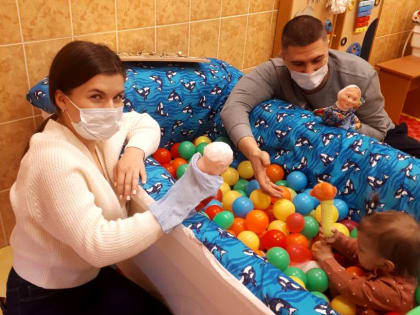 Сенсорная комната перинатального центра приглашает детей и их родителей