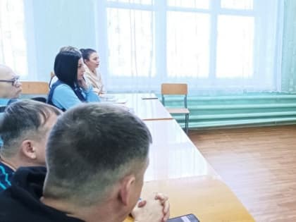 ГЛАВА ОКРУГА КОНСТАНТИН БАНЦЕЕВ ОТВЕТИЛ НА ВОПРОСЫ РАБОТНИКОВ ДОПОБРАЗОВАНИЯ