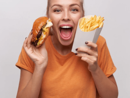 Диетолог рассказала, как бороться с зависимостью от фастфуда