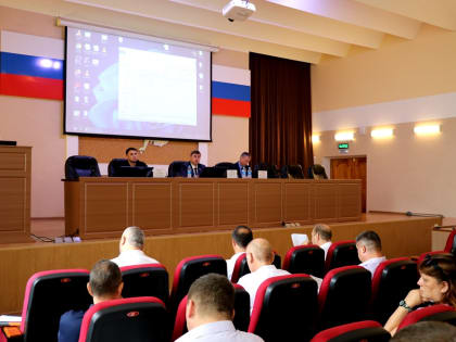 Квартиры детям-сиротам, новый сквер и хоккейная коробка в Доброполье: депутаты скорректировали бюджет