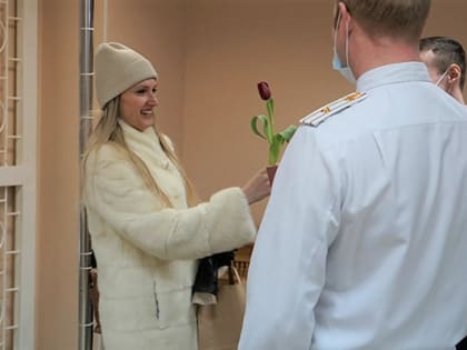 В Приморье перед 8 Марта поставили 70 тысяч цветов из Китая