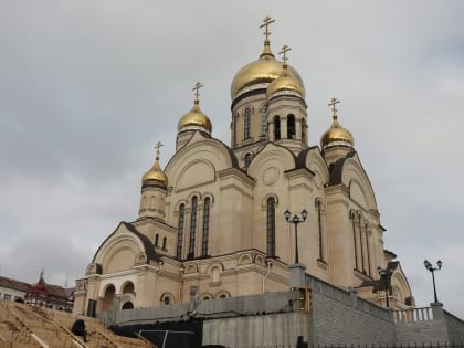 Митрополит Владимир принял участие в совещании, посвященном строительству Спасо-Преображенского кафедрального собора