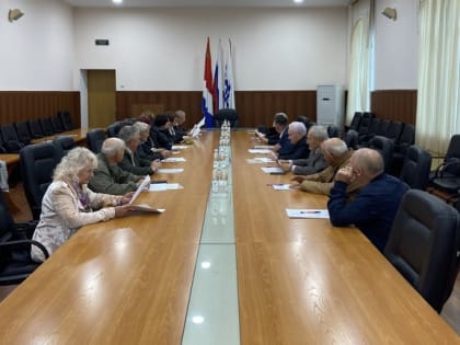 Почетные жители города Находки и молодые парламентарии объединились