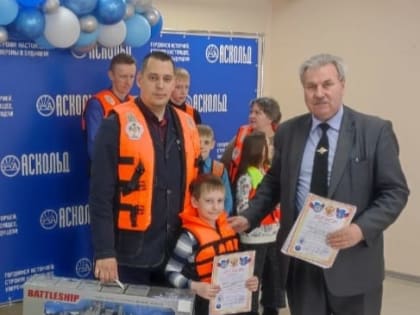 Накануне 80-летнего юбилея АО «Аскольд» состоялось награждение наиболее активных участников конкурса моделей боевой, авиационной и военно-морской техники «Оружие Победы»