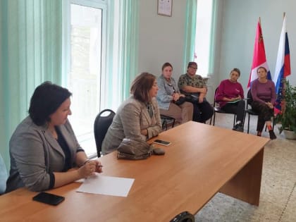 Встреча с жителями по вопросу работы педиатрических участков прошла в ТУ Артемовский по инициативе председателя Думы Наталья Волковой как депутата по округу