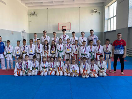 13 золотых медалей привезли находкинские спортсмены с чемпионата и первенства Приморского края по каратэ (WKF)