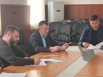 В Думе состоялось заседание комиссии по законности и регламенту