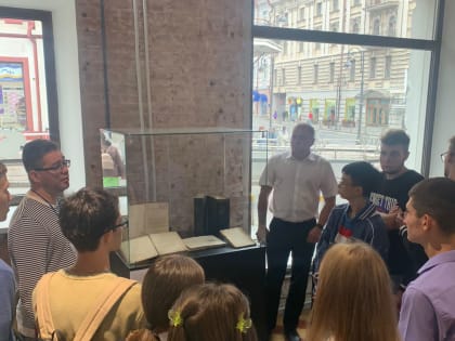 Для первокурсников филиала Университета прокуратуры Российской Федерации проведена экскурсия по выставке посвященной 220-летию со дня образования Минюста России