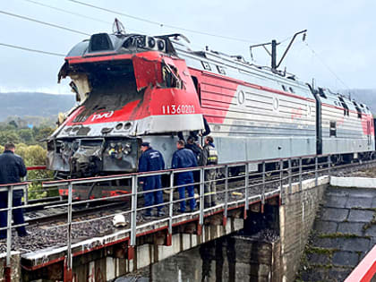 Реабилитацию у психологов и врачей пройдут машинисты тепловоза после ДТП с грузовиком в Приморье