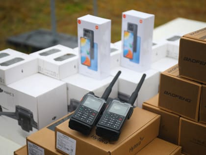 Более 300 раций и новые квадрокоптеры передали на фронт приморцы