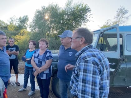 Жители Пуциловки решили переждать угрозу затопления в военных палатках