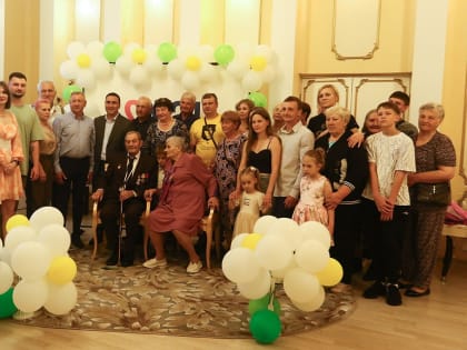 «Нельзя друг без друга»: в Находке пара отметила 70-летний юбилей супружеской жизни