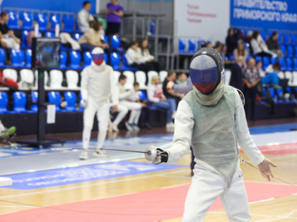 Первый чемпионат Дальнего Востока по фехтованию стартовал в Приморье