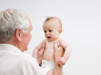 Позднее отцовство бьёт по здоровью потомства