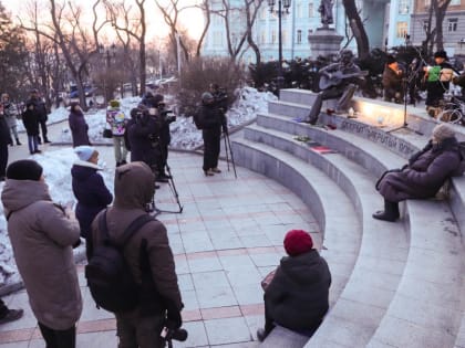 Во Владивостоке отметили 85-летие Владимира Высоцкого