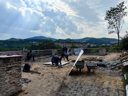 Ремонт лестницы в театре кукол завершит обновление учреждения