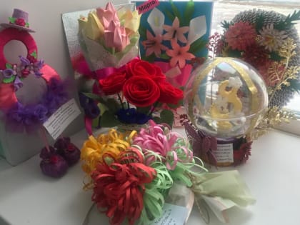 Творческие работы к 8 Марта представили на Станции юных техников