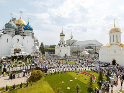 Епископ Арсеньевский и Дальнегорский Гурий сослужил Святейшему Патриарху Кириллу за Литургией в Троице-Сергиевой Лавре (+ Фото)