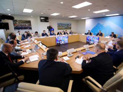 Олег Кожемяко представил Юрию Трутневу концепцию павильона на ВЭФ-2023