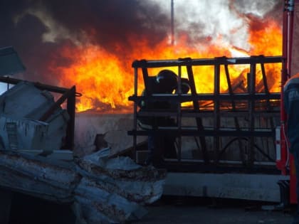 Огнеборцы ликвидировали возгорание частного дома в Приморье