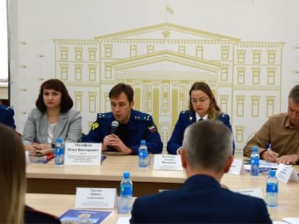 Студенты и преподаватель Дальрыбвтуза приняли участие в дискуссии об охране водных биоресурсов