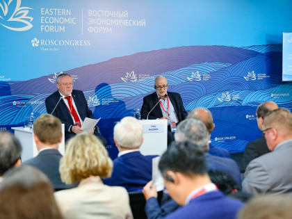 Эксперты ДВФУ, России и АТР обсудили проблемы колониализма в образовательной сфере