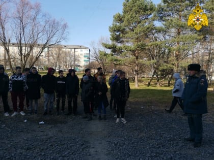 Студентам и педагогам Промышленно-технологического колледжа Лучегорска напомнили о пожарной безопасности
